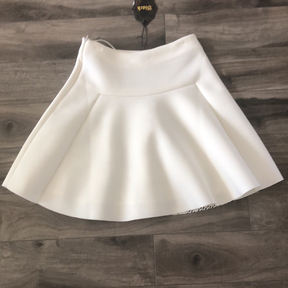 White lace summer skirt - Picture 4 of 9